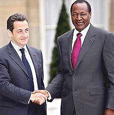 Nicolas Sarkozy con Blaise Compaoré