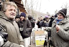 Beppe Grillo al presidio No-Tav di Chiomonte