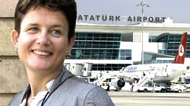 Jacky Sutton, trovata impiccata all'aeroporto di Istanbul