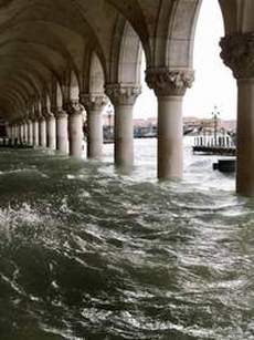 Eccezionale acqua alta a Venezia