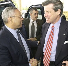 Bremer con Colin Powell